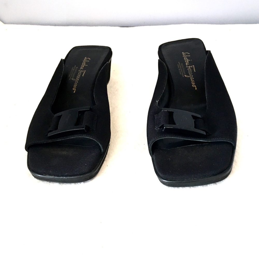 Salvatore Ferragamo Boutique Size 7